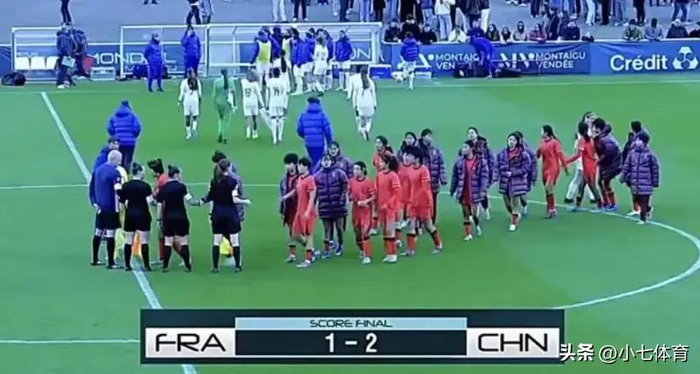 2-1击败法国：法国拒握手引发热议，中国U16以克